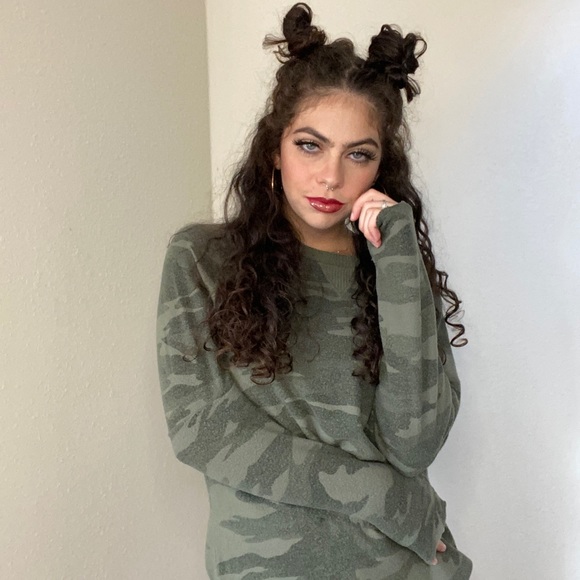 Green camo Theo & Spence long sleeve - Picture 2 of 8